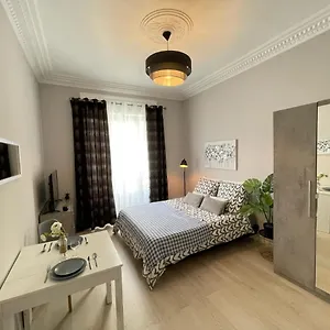 https://hyper-centre-nice-cosy-studio.fr-provencehotel.com